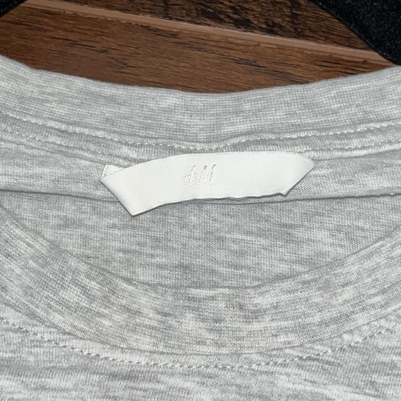 H&M Graphic Tee - Picture 2 of 3